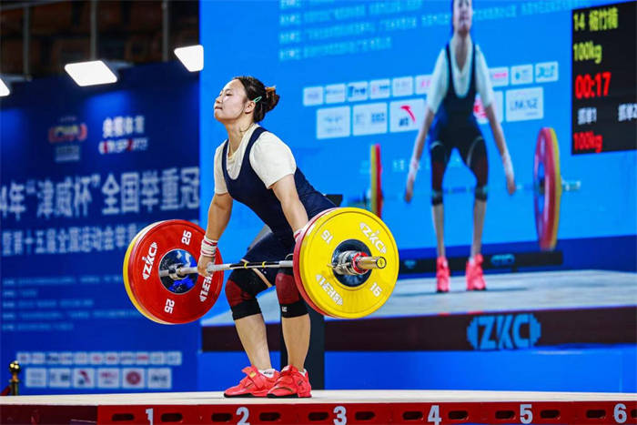 od体育网页版入口-举重选手抱定信心，实现梦想